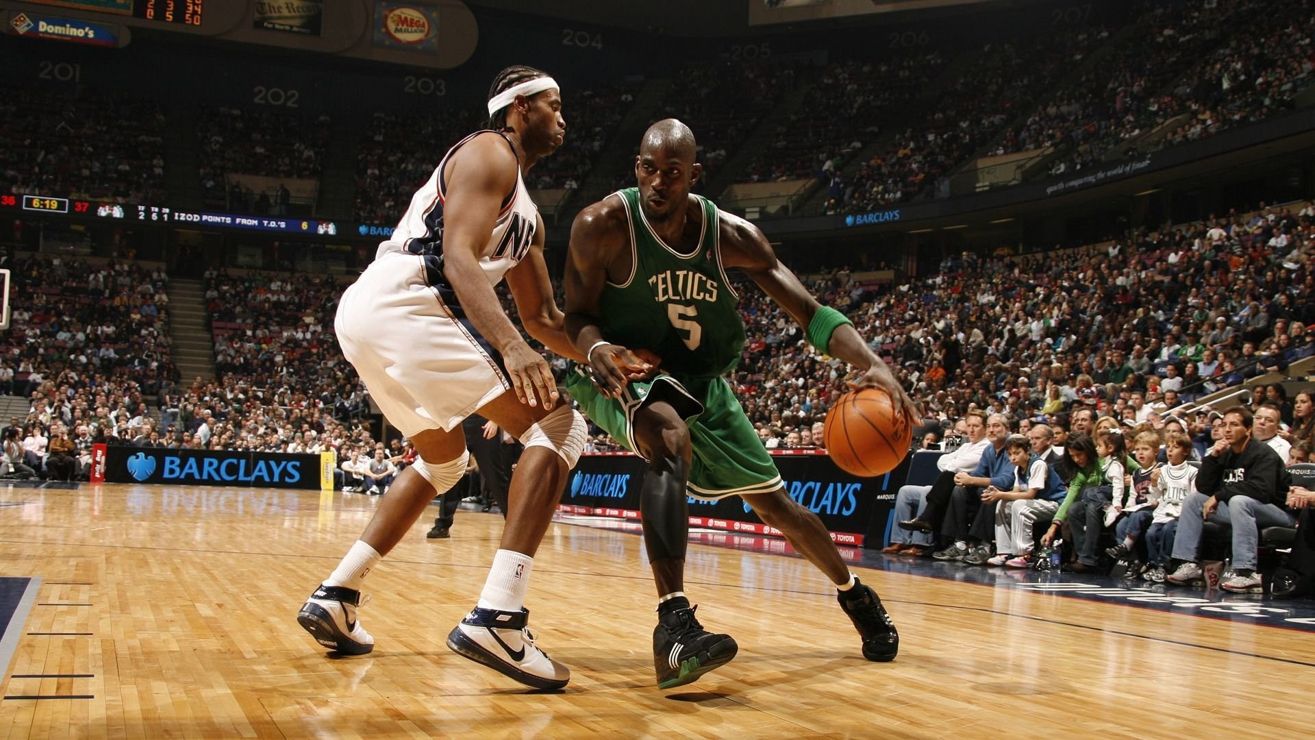 爱游戏手机版-山东泰山紧急备战国王杯，NBA季后赛悬念升级，湖人状态回暖藏玄机